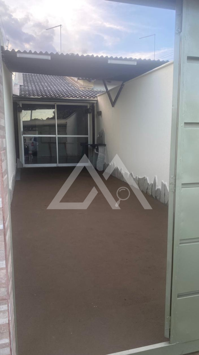 Rua professor Edgar Albuquerque quadra 27 lote 24 casa 03  Parque trindade Aparecida de Goiânia  Ao lado em em frente o ginásio de esportes do setor  Ao lado em em frente o ginásio de esportes do setor